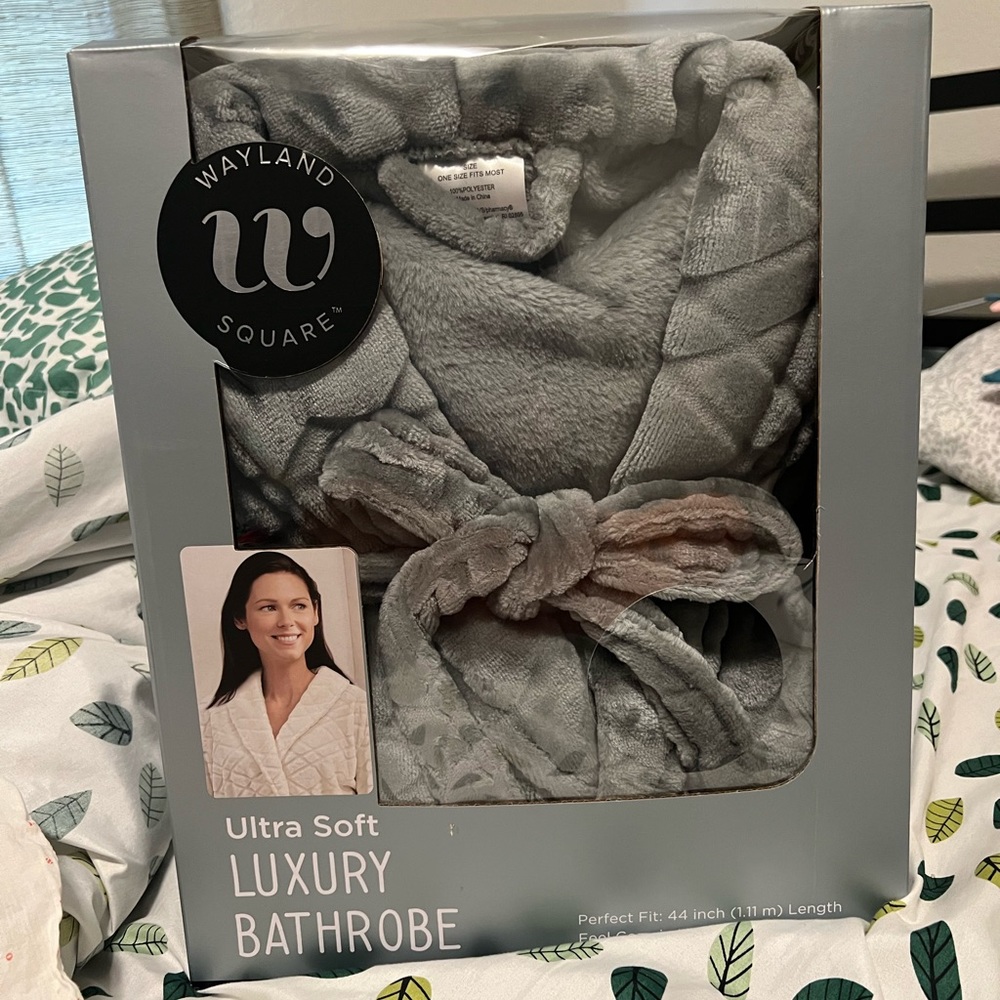 New Wayland Luxury Ultra Soft Bathrobe